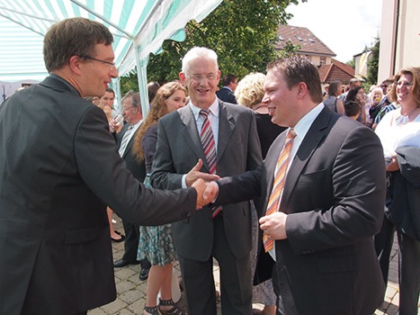 bm-begruesst-Bischof.jpg Bm begruesst Bischof