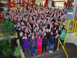 Bürgermeister begrüßen Gemeinschaftsschule Limbach