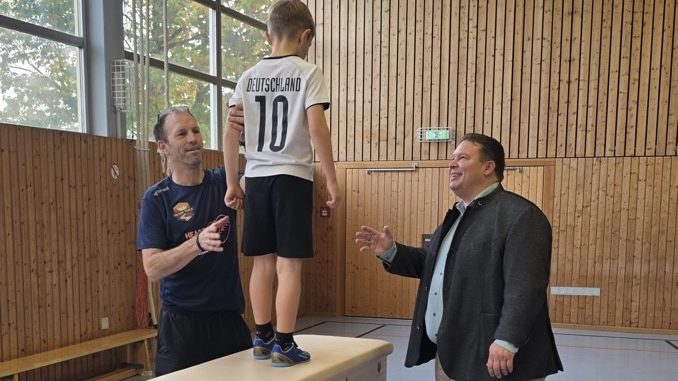 17604234451017-7hBa2o.jpg